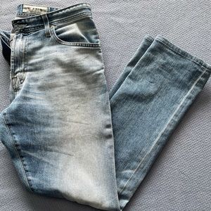 AG Jeans *Everett* 34 x 31.5 Light Blue